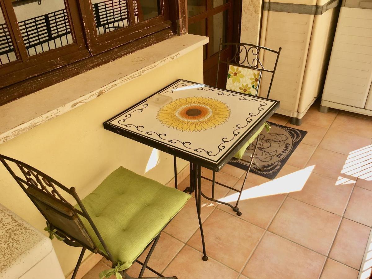 Casa Delfino - Appartamento Centro Storico A Due Passi Dalla Spiaggia & Mare, Porto & Ferrovia Civitavecchia Zewnętrze zdjęcie